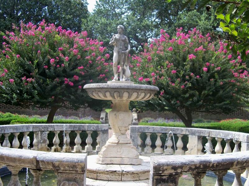 Italian renaissance fountain