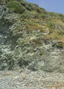 scrambl;e down to beach