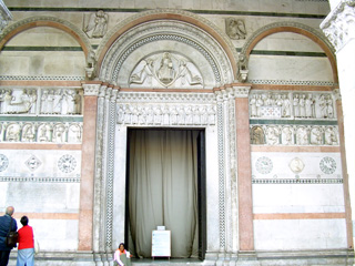 Lucca Duomo facade